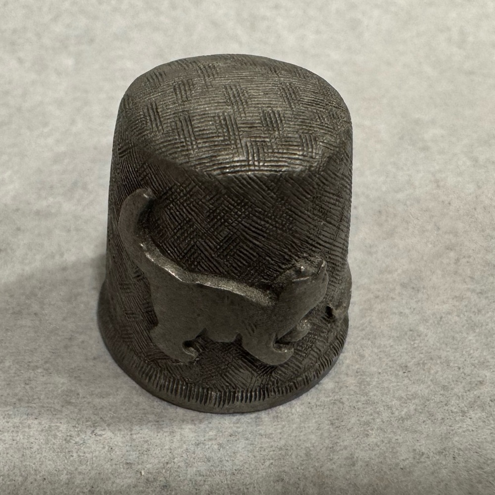 Vintage Rawcliffe Pewter Cat Chasing Yarn Thimble